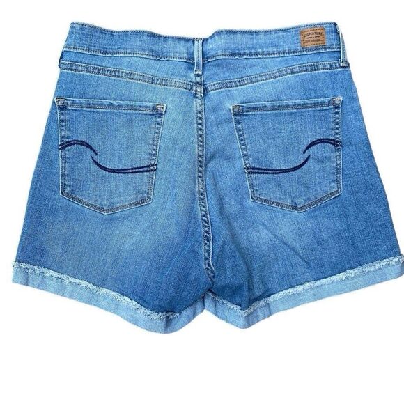 Signature Levi Strauss Cuffed Hem High Rise 3" Stretch Jean Shorts Size 14 32” - Picture 2 of 6